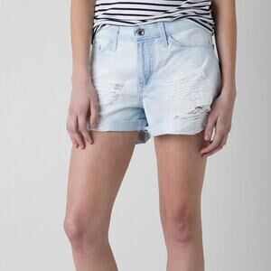 KanCan mid rise boyfriend fit distressed jean shorts Size 24